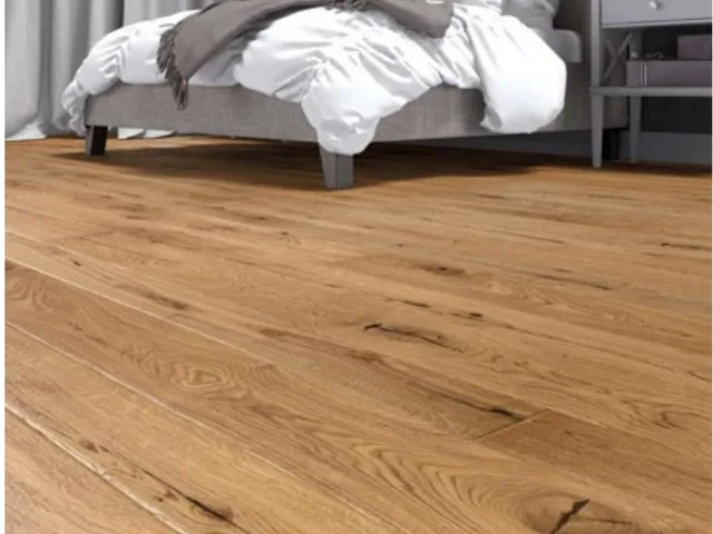 Aranżacja producenta z naturalną podłogą drewnianą Baltic Wood